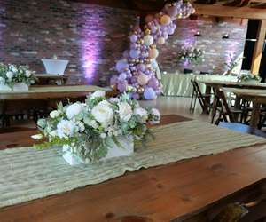 Urban Creekside offers private event space in Downtown Round Rock for bridal showers, micro weddings and corporate events.